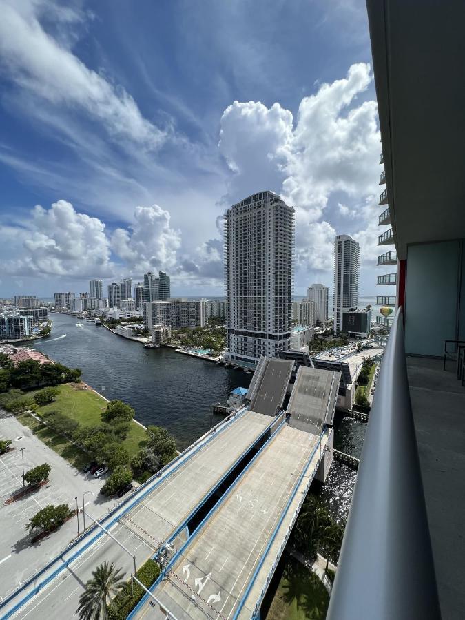 23Rd Floor Luxury & Spacious Beachwalk Resort Apartment With Amazing View Plaja Hallandale Exterior foto