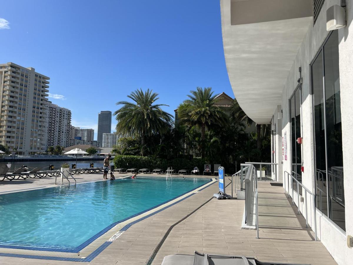 23Rd Floor Luxury & Spacious Beachwalk Resort Apartment With Amazing View Plaja Hallandale Exterior foto
