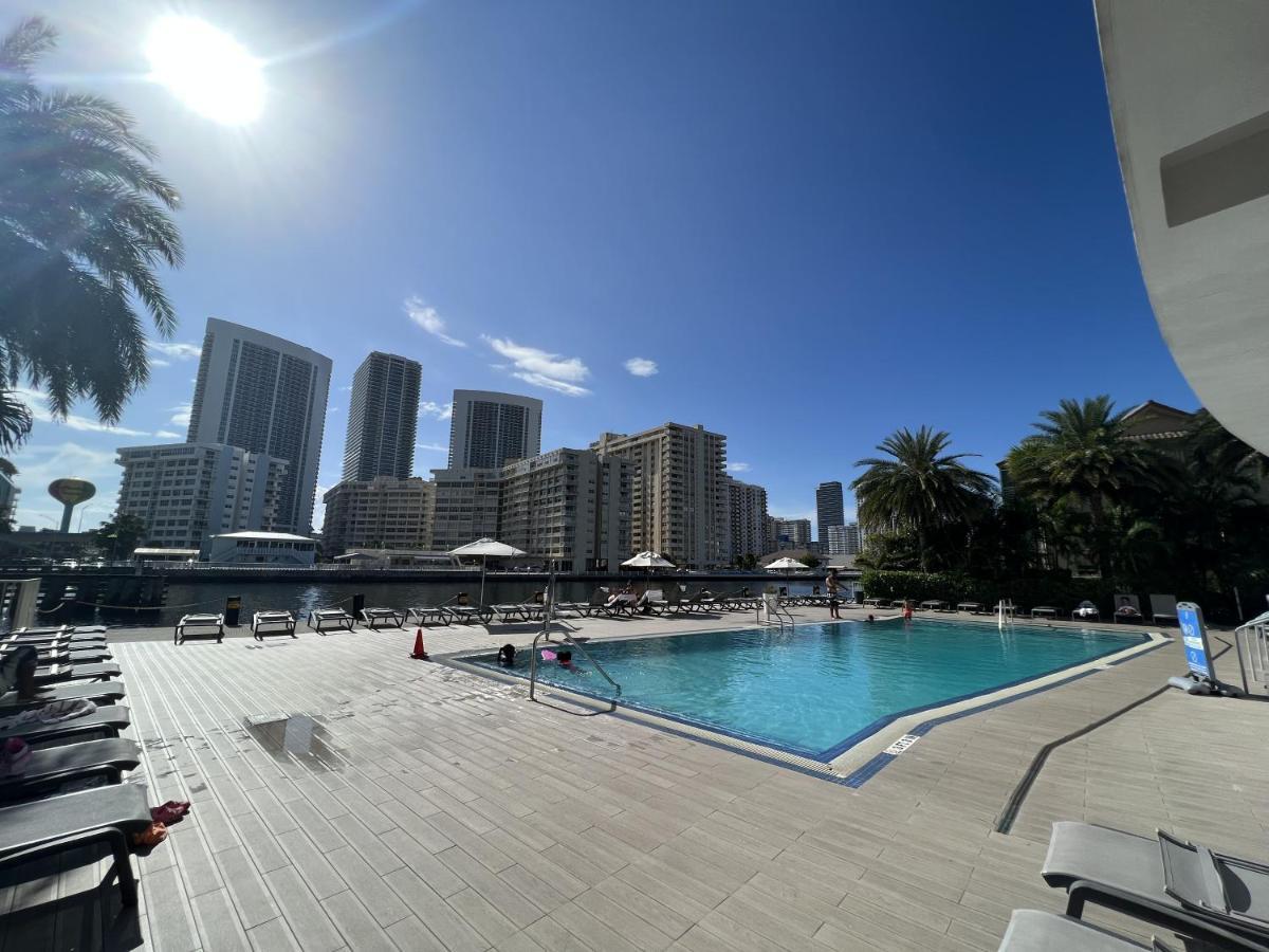 23Rd Floor Luxury & Spacious Beachwalk Resort Apartment With Amazing View Plaja Hallandale Exterior foto