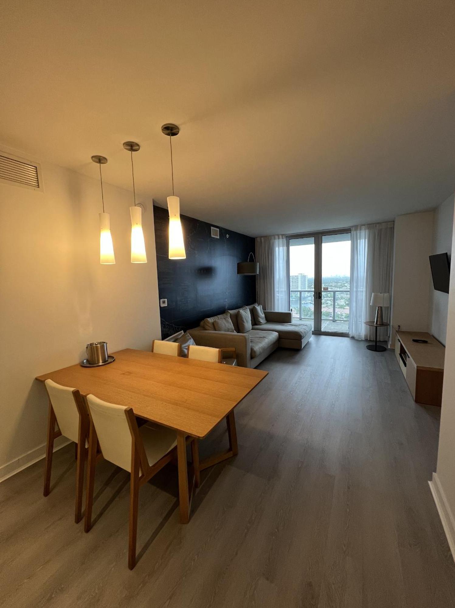 23Rd Floor Luxury & Spacious Beachwalk Resort Apartment With Amazing View Plaja Hallandale Exterior foto