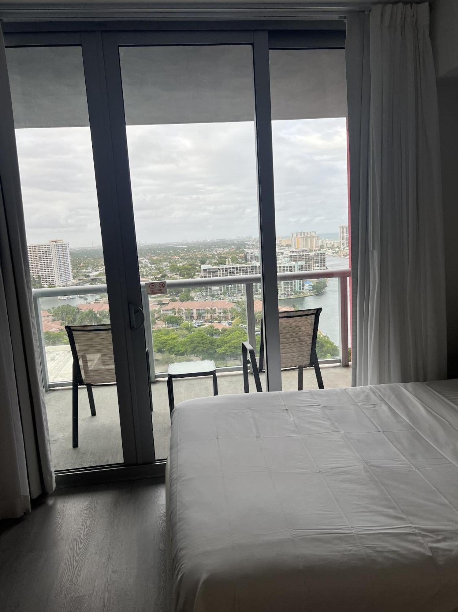 23Rd Floor Luxury & Spacious Beachwalk Resort Apartment With Amazing View Plaja Hallandale Exterior foto