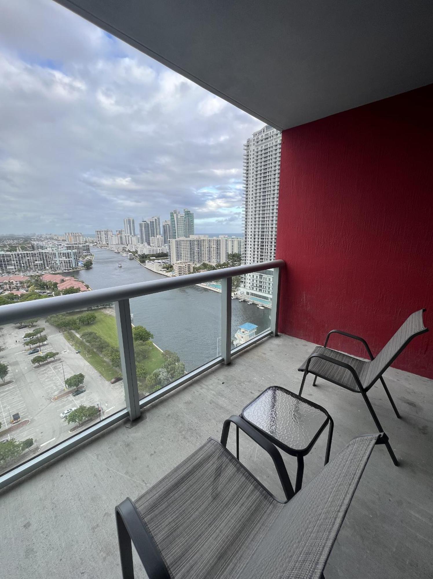 23Rd Floor Luxury & Spacious Beachwalk Resort Apartment With Amazing View Plaja Hallandale Exterior foto