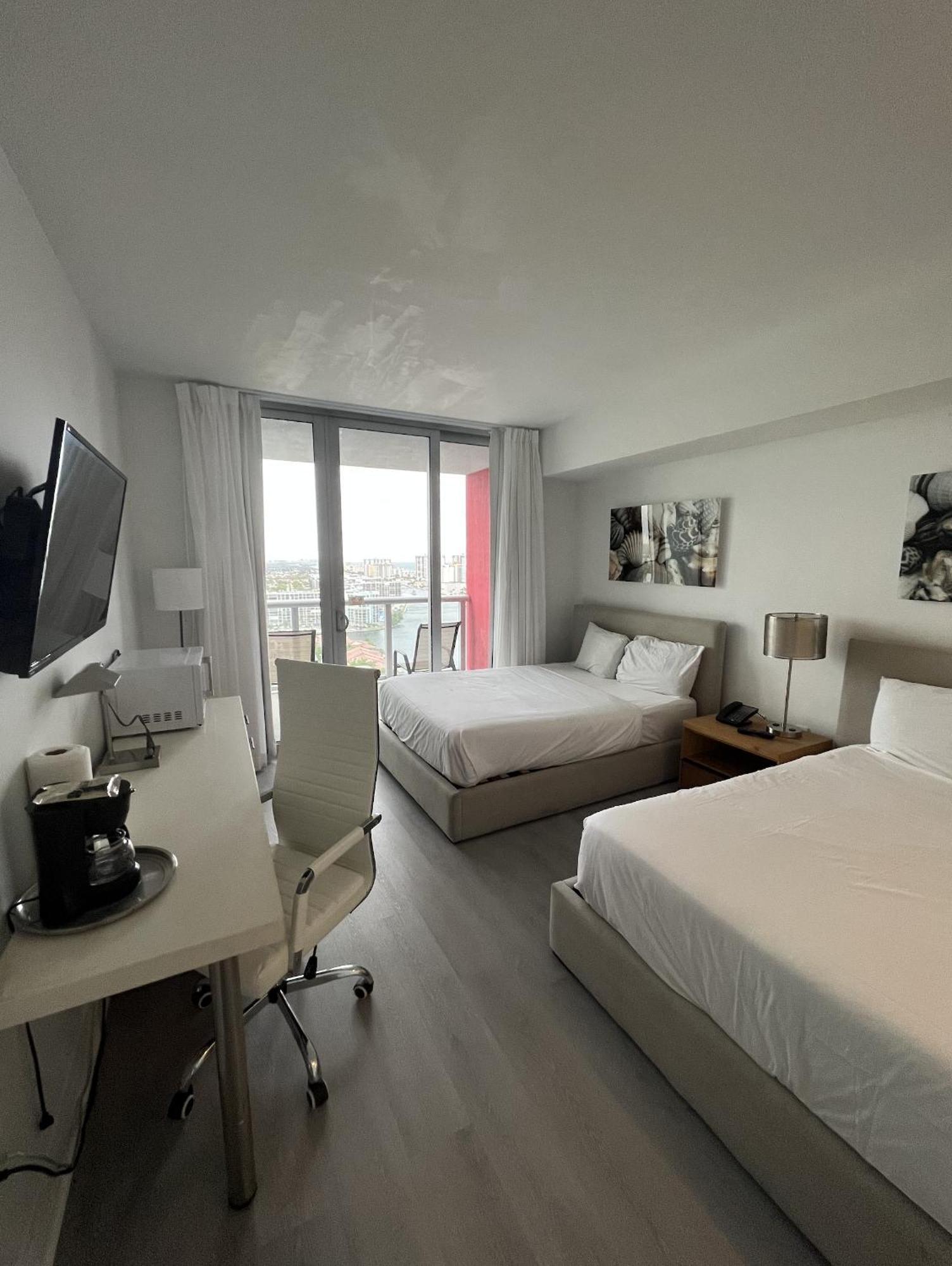 23Rd Floor Luxury & Spacious Beachwalk Resort Apartment With Amazing View Plaja Hallandale Exterior foto